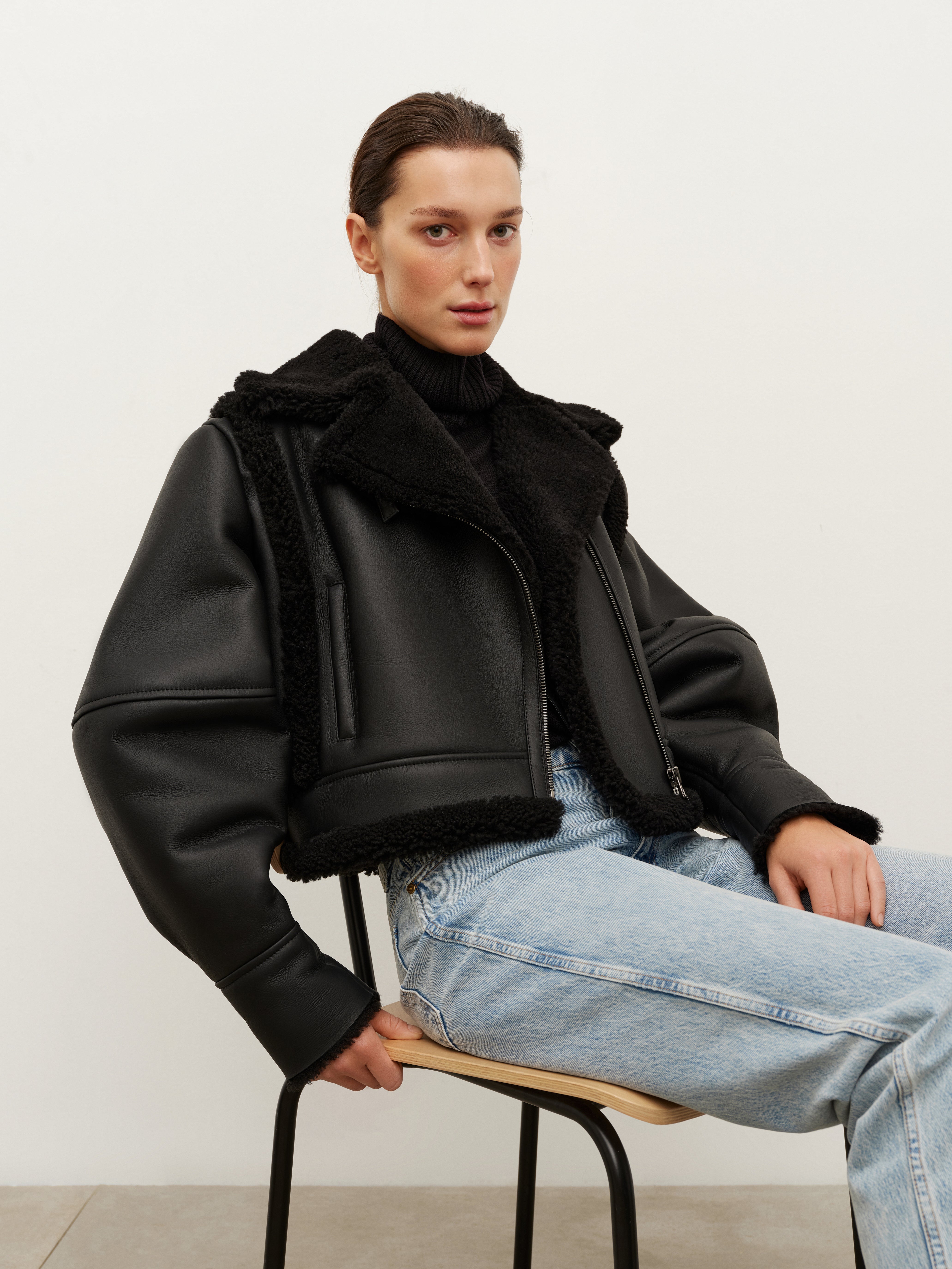 Укорочена дублянка чорна