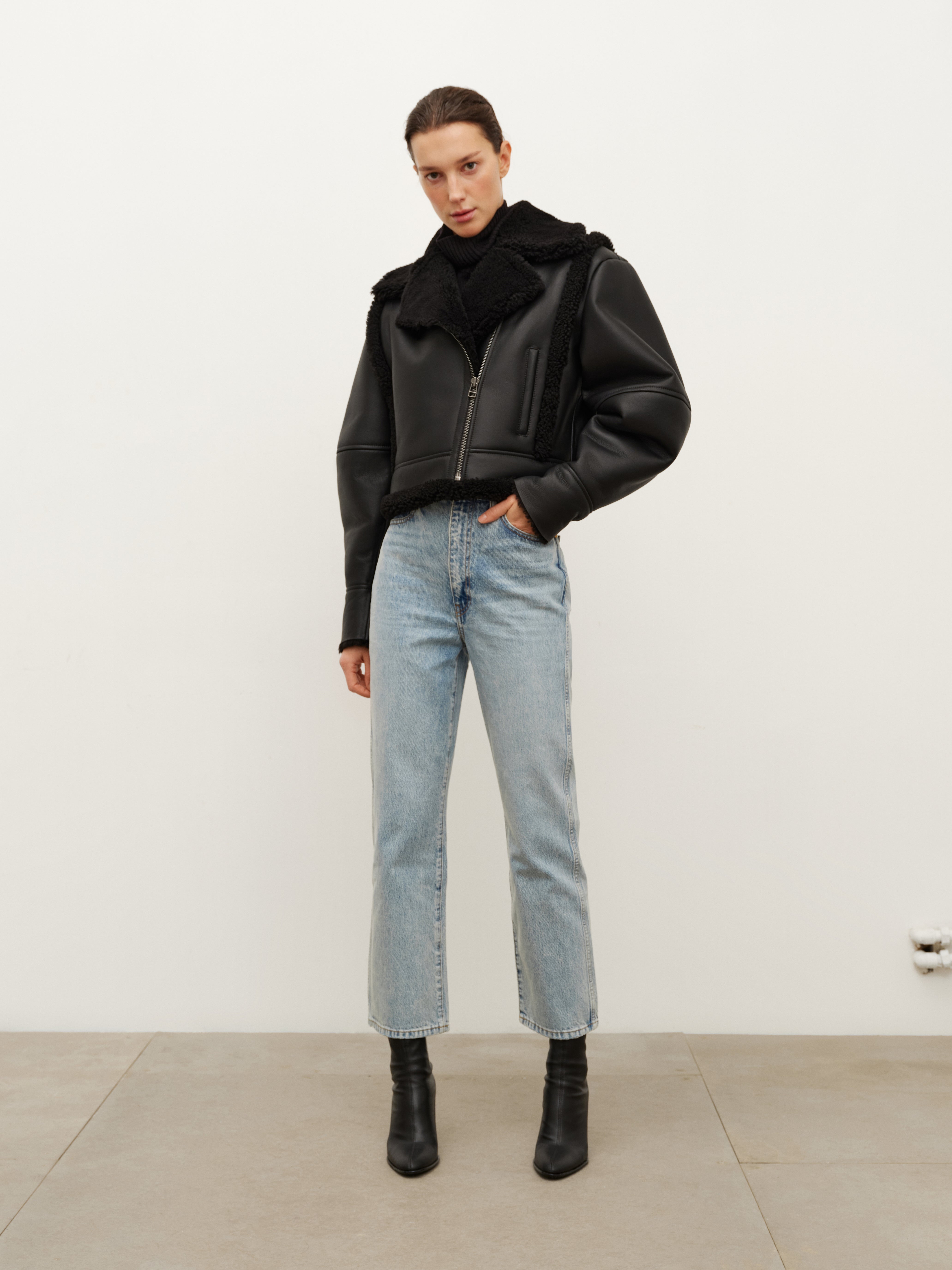 Укорочена дублянка чорна