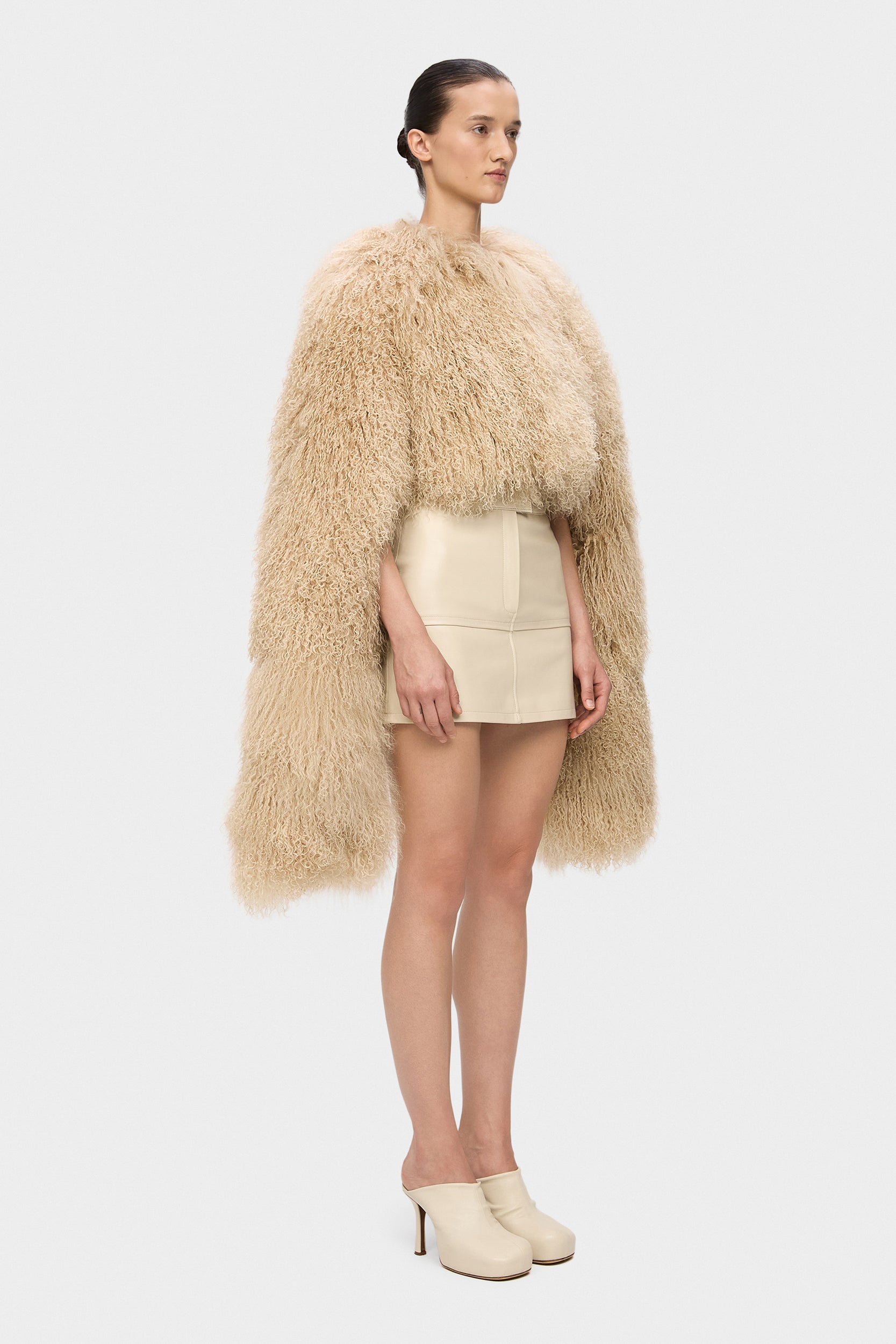 HANNAH SHEARLING CAPE COAT IN BEIGE (2217/3)